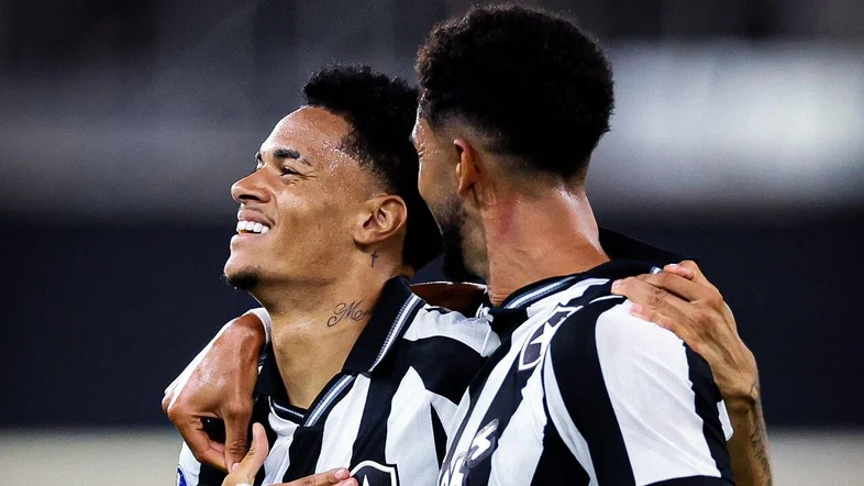 Botafogo supera crise, derrota o Petrolero e segue invicto na Sula