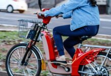 Ladrão tenta roubar bicicleta elétrica, derruba mulher e acaba preso na BR-060