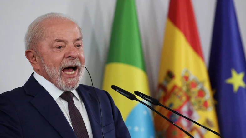 Lula ignora derrota na indicação de Messias em cerimônia com ministros no Planalto
