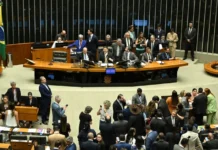 Congresso derruba veto de Lula ao PL da Dosimetria e beneficia Bolsonaro