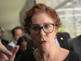 Ex-assessor de Carla Zambelli financiou avião aprendido com 470 quilos de cocaína, diz PF